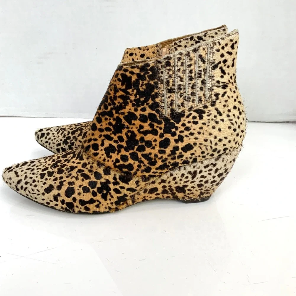 Matisse Sz 6 Teddy Animal Print Calf Hair Leather Wedge Booties Side Zip Chic